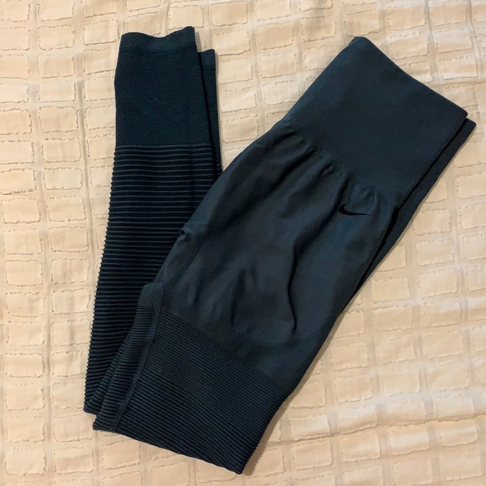 High waisted Dark Green Nike Leggings